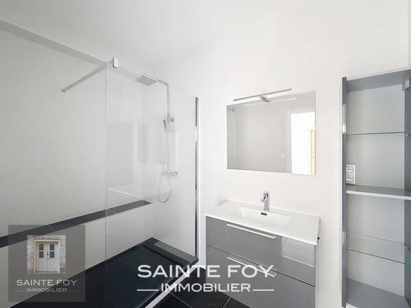 2026506 image9 - Sainte Foy Immobilier - Ce sont des agences immobilières dans l'Ouest Lyonnais spécialisées dans la location de maison ou d'appartement et la vente de propriété de prestige.