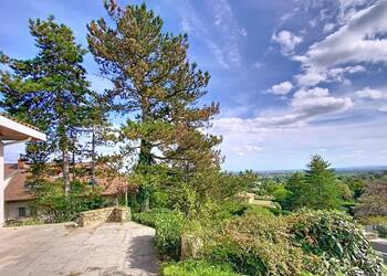 2026518 image1 - Sainte Foy Immobilier - Ce sont des agences immobilières dans l'Ouest Lyonnais spécialisées dans la location de maison ou d'appartement et la vente de propriété de prestige.