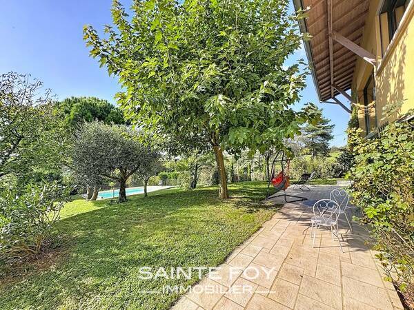 2026535 image10 - Sainte Foy Immobilier - Ce sont des agences immobilières dans l'Ouest Lyonnais spécialisées dans la location de maison ou d'appartement et la vente de propriété de prestige.