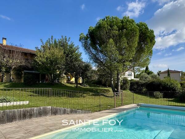 2026535 image10 - Sainte Foy Immobilier - Ce sont des agences immobilières dans l'Ouest Lyonnais spécialisées dans la location de maison ou d'appartement et la vente de propriété de prestige.