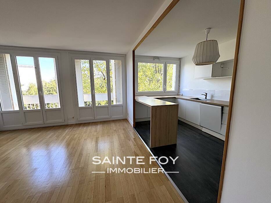 2026534 image1 - Sainte Foy Immobilier - Ce sont des agences immobilières dans l'Ouest Lyonnais spécialisées dans la location de maison ou d'appartement et la vente de propriété de prestige.