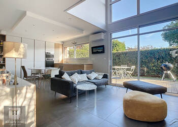 2026538 image1 - Sainte Foy Immobilier - Ce sont des agences immobilières dans l'Ouest Lyonnais spécialisées dans la location de maison ou d'appartement et la vente de propriété de prestige.