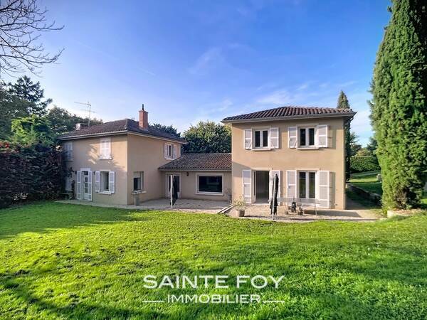 2026539 image8 - Sainte Foy Immobilier - Ce sont des agences immobilières dans l'Ouest Lyonnais spécialisées dans la location de maison ou d'appartement et la vente de propriété de prestige.