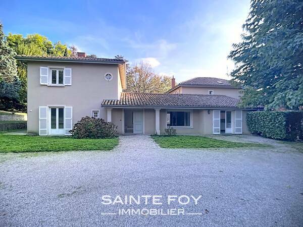 2026539 image9 - Sainte Foy Immobilier - Ce sont des agences immobilières dans l'Ouest Lyonnais spécialisées dans la location de maison ou d'appartement et la vente de propriété de prestige.