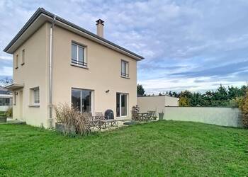 2026549 image1 - Sainte Foy Immobilier - Ce sont des agences immobilières dans l'Ouest Lyonnais spécialisées dans la location de maison ou d'appartement et la vente de propriété de prestige.