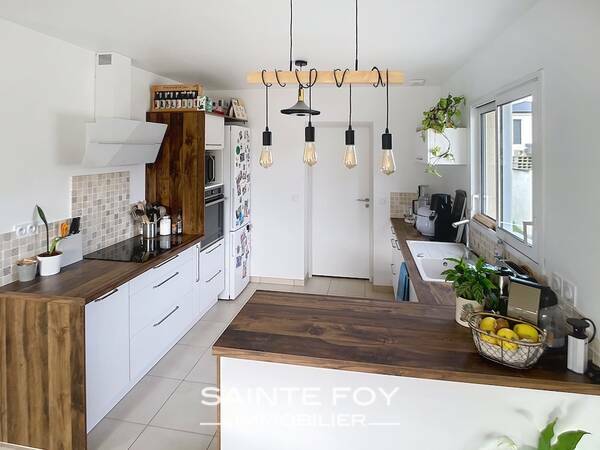 2026549 image4 - Sainte Foy Immobilier - Ce sont des agences immobilières dans l'Ouest Lyonnais spécialisées dans la location de maison ou d'appartement et la vente de propriété de prestige.