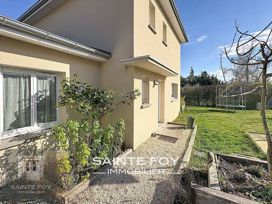 2026549 image1 - Sainte Foy Immobilier - Ce sont des agences immobilières dans l'Ouest Lyonnais spécialisées dans la location de maison ou d'appartement et la vente de propriété de prestige.