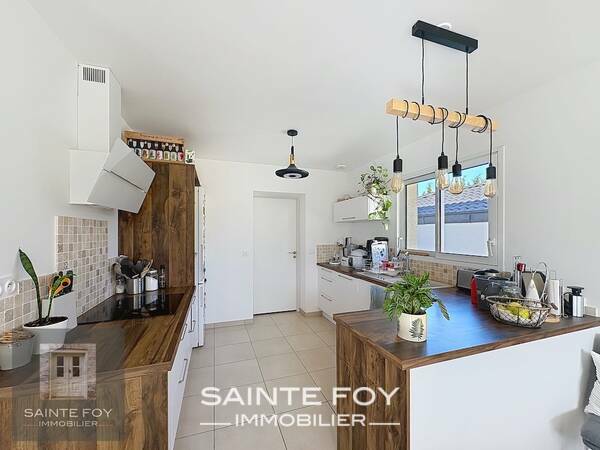 2026549 image3 - Sainte Foy Immobilier - Ce sont des agences immobilières dans l'Ouest Lyonnais spécialisées dans la location de maison ou d'appartement et la vente de propriété de prestige.