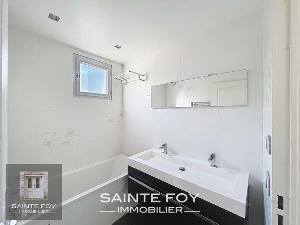 10113 image4 - Sainte Foy Immobilier - Ce sont des agences immobilières dans l'Ouest Lyonnais spécialisées dans la location de maison ou d'appartement et la vente de propriété de prestige.