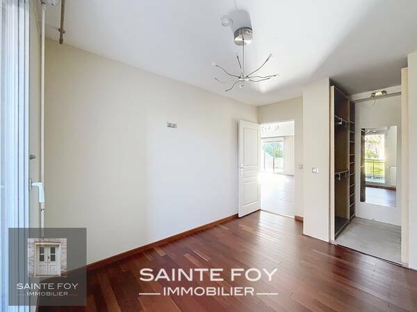 10113 image6 - Sainte Foy Immobilier - Ce sont des agences immobilières dans l'Ouest Lyonnais spécialisées dans la location de maison ou d'appartement et la vente de propriété de prestige.