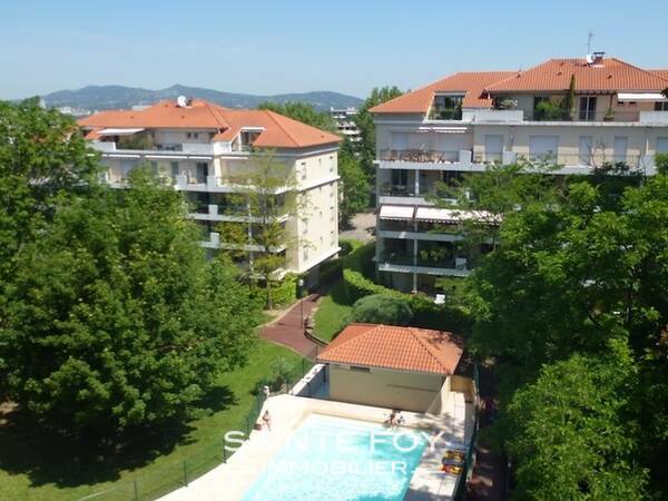 10113 image9 - Sainte Foy Immobilier - Ce sont des agences immobilières dans l'Ouest Lyonnais spécialisées dans la location de maison ou d'appartement et la vente de propriété de prestige.