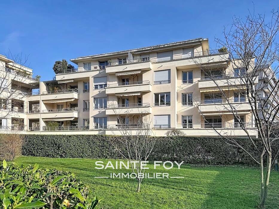 2026234 image1 - Sainte Foy Immobilier - Ce sont des agences immobilières dans l'Ouest Lyonnais spécialisées dans la location de maison ou d'appartement et la vente de propriété de prestige.