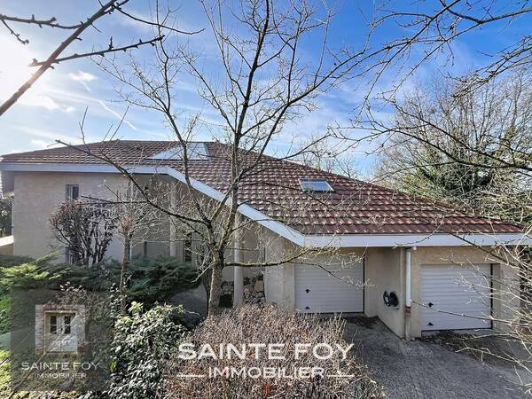 2026628 image10 - Sainte Foy Immobilier - Ce sont des agences immobilières dans l'Ouest Lyonnais spécialisées dans la location de maison ou d'appartement et la vente de propriété de prestige.