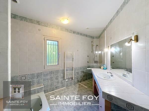 2026628 image4 - Sainte Foy Immobilier - Ce sont des agences immobilières dans l'Ouest Lyonnais spécialisées dans la location de maison ou d'appartement et la vente de propriété de prestige.