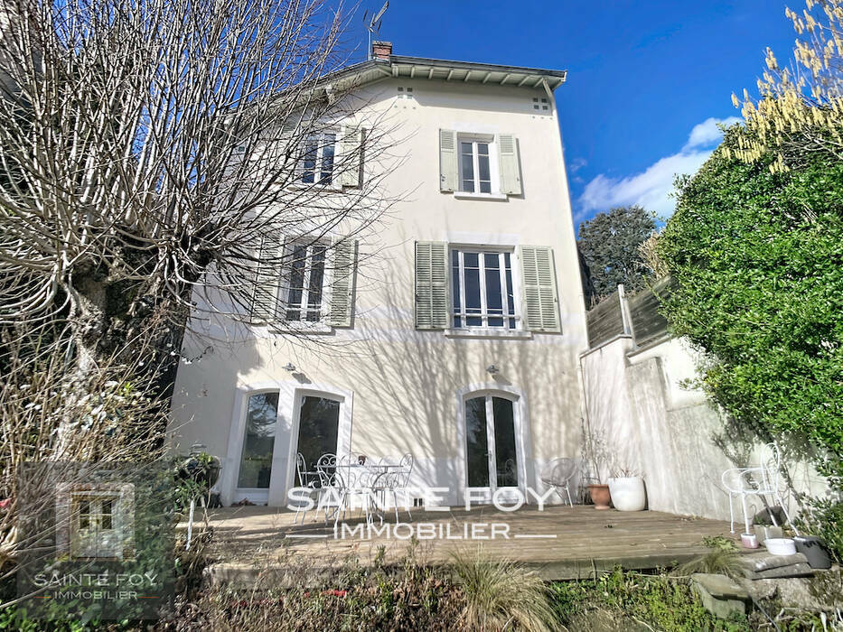 2026627 image1 - Sainte Foy Immobilier - Ce sont des agences immobilières dans l'Ouest Lyonnais spécialisées dans la location de maison ou d'appartement et la vente de propriété de prestige.