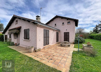 2023393 image1 - Sainte Foy Immobilier - Ce sont des agences immobilières dans l'Ouest Lyonnais spécialisées dans la location de maison ou d'appartement et la vente de propriété de prestige.