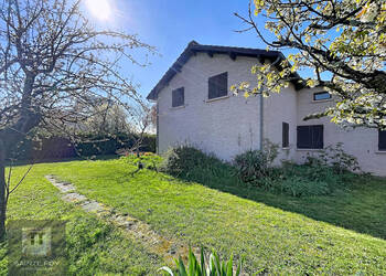 2023393 image1 - Sainte Foy Immobilier - Ce sont des agences immobilières dans l'Ouest Lyonnais spécialisées dans la location de maison ou d'appartement et la vente de propriété de prestige.