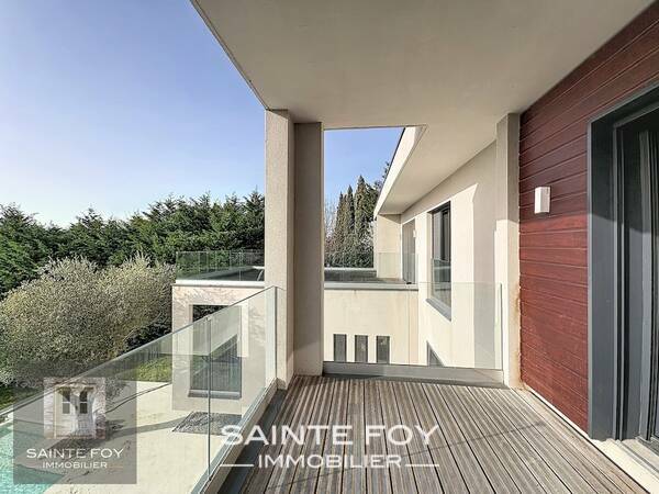 9866 image7 - Sainte Foy Immobilier - Ce sont des agences immobilières dans l'Ouest Lyonnais spécialisées dans la location de maison ou d'appartement et la vente de propriété de prestige.