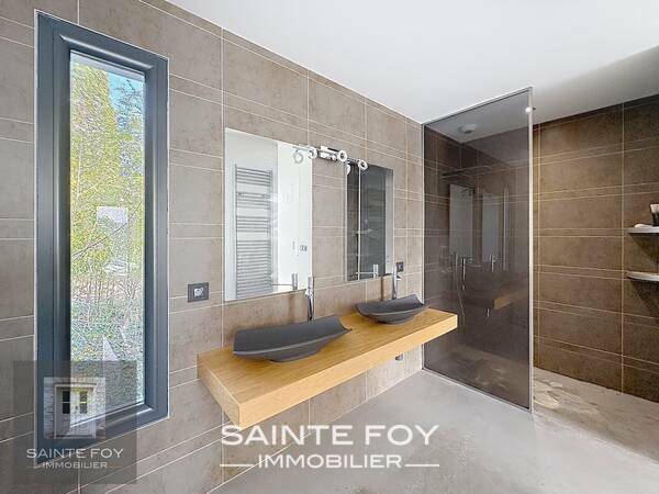 9866 image9 - Sainte Foy Immobilier - Ce sont des agences immobilières dans l'Ouest Lyonnais spécialisées dans la location de maison ou d'appartement et la vente de propriété de prestige.