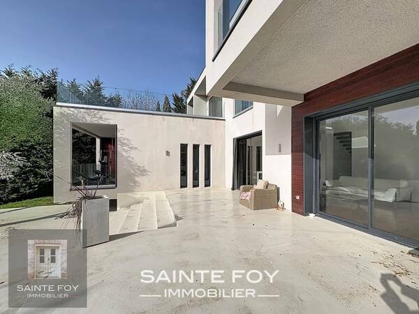 9866 image10 - Sainte Foy Immobilier - Ce sont des agences immobilières dans l'Ouest Lyonnais spécialisées dans la location de maison ou d'appartement et la vente de propriété de prestige.