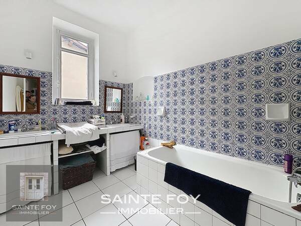 2026723 image8 - Sainte Foy Immobilier - Ce sont des agences immobilières dans l'Ouest Lyonnais spécialisées dans la location de maison ou d'appartement et la vente de propriété de prestige.