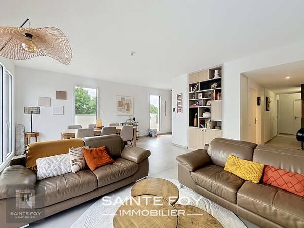 2026724 image7 - Sainte Foy Immobilier - Ce sont des agences immobilières dans l'Ouest Lyonnais spécialisées dans la location de maison ou d'appartement et la vente de propriété de prestige.