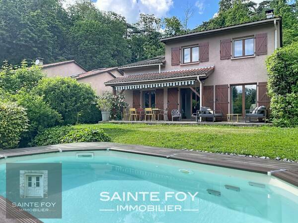 2026726 image7 - Sainte Foy Immobilier - Ce sont des agences immobilières dans l'Ouest Lyonnais spécialisées dans la location de maison ou d'appartement et la vente de propriété de prestige.