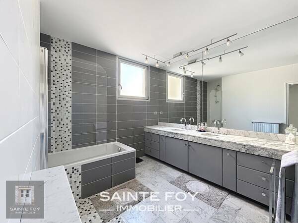 2026754 image4 - Sainte Foy Immobilier - Ce sont des agences immobilières dans l'Ouest Lyonnais spécialisées dans la location de maison ou d'appartement et la vente de propriété de prestige.