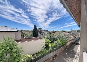 2026752 image1 - Sainte Foy Immobilier - Ce sont des agences immobilières dans l'Ouest Lyonnais spécialisées dans la location de maison ou d'appartement et la vente de propriété de prestige.