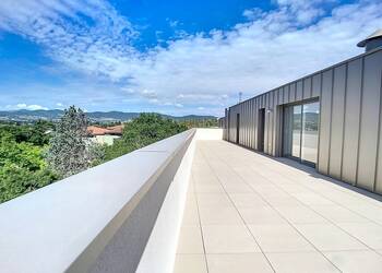 2026776 image1 - Sainte Foy Immobilier - Ce sont des agences immobilières dans l'Ouest Lyonnais spécialisées dans la location de maison ou d'appartement et la vente de propriété de prestige.