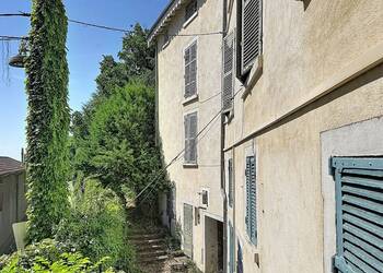 2026777 image1 - Sainte Foy Immobilier - Ce sont des agences immobilières dans l'Ouest Lyonnais spécialisées dans la location de maison ou d'appartement et la vente de propriété de prestige.