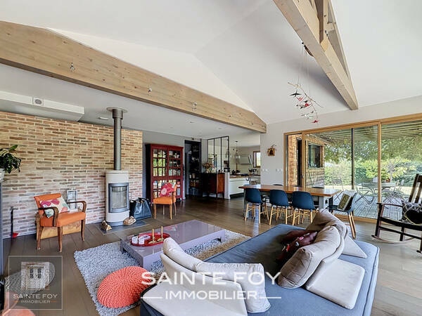2026784 image2 - Sainte Foy Immobilier - Ce sont des agences immobilières dans l'Ouest Lyonnais spécialisées dans la location de maison ou d'appartement et la vente de propriété de prestige.