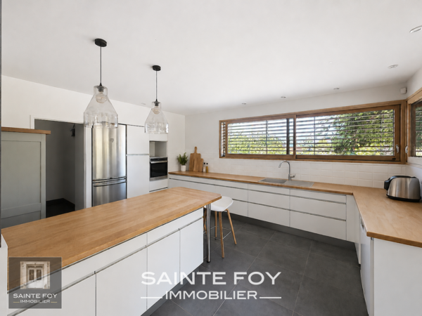2026784 image4 - Sainte Foy Immobilier - Ce sont des agences immobilières dans l'Ouest Lyonnais spécialisées dans la location de maison ou d'appartement et la vente de propriété de prestige.