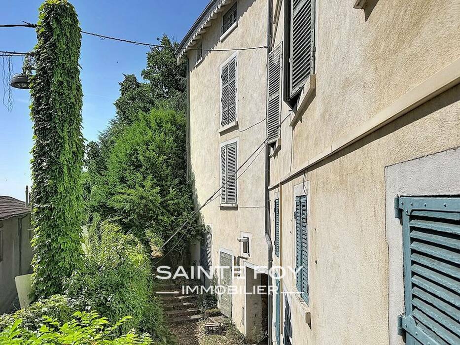 2026785 image1 - Sainte Foy Immobilier - Ce sont des agences immobilières dans l'Ouest Lyonnais spécialisées dans la location de maison ou d'appartement et la vente de propriété de prestige.