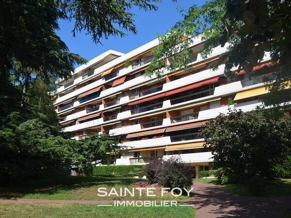 2026061 image4 - Sainte Foy Immobilier - Ce sont des agences immobilières dans l'Ouest Lyonnais spécialisées dans la location de maison ou d'appartement et la vente de propriété de prestige.