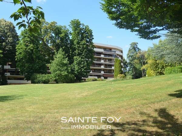2026061 image8 - Sainte Foy Immobilier - Ce sont des agences immobilières dans l'Ouest Lyonnais spécialisées dans la location de maison ou d'appartement et la vente de propriété de prestige.