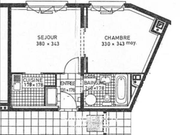 2026061 image10 - Sainte Foy Immobilier - Ce sont des agences immobilières dans l'Ouest Lyonnais spécialisées dans la location de maison ou d'appartement et la vente de propriété de prestige.