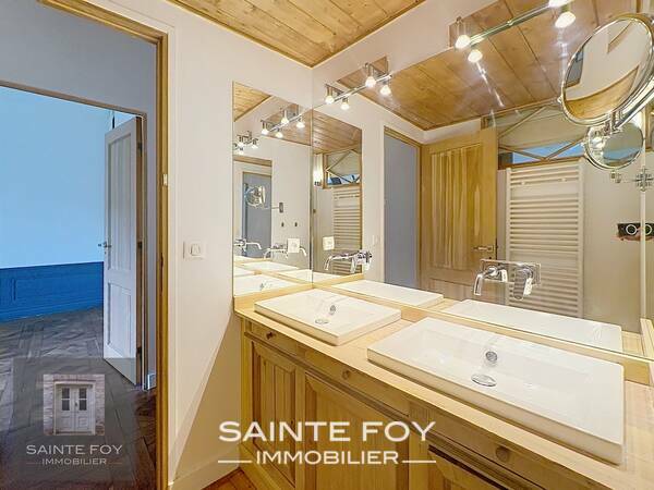 2026786 image8 - Sainte Foy Immobilier - Ce sont des agences immobilières dans l'Ouest Lyonnais spécialisées dans la location de maison ou d'appartement et la vente de propriété de prestige.