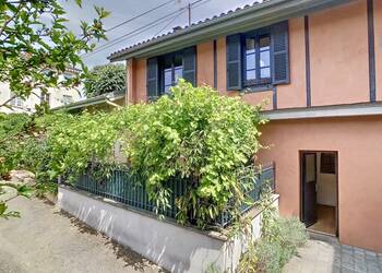 2026786 image1 - Sainte Foy Immobilier - Ce sont des agences immobilières dans l'Ouest Lyonnais spécialisées dans la location de maison ou d'appartement et la vente de propriété de prestige.