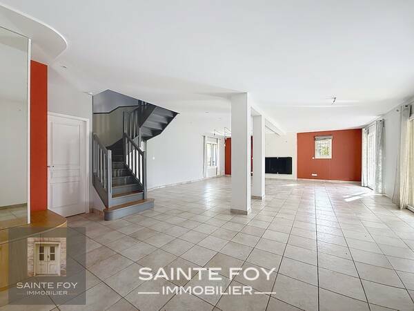 2026799 image2 - Sainte Foy Immobilier - Ce sont des agences immobilières dans l'Ouest Lyonnais spécialisées dans la location de maison ou d'appartement et la vente de propriété de prestige.