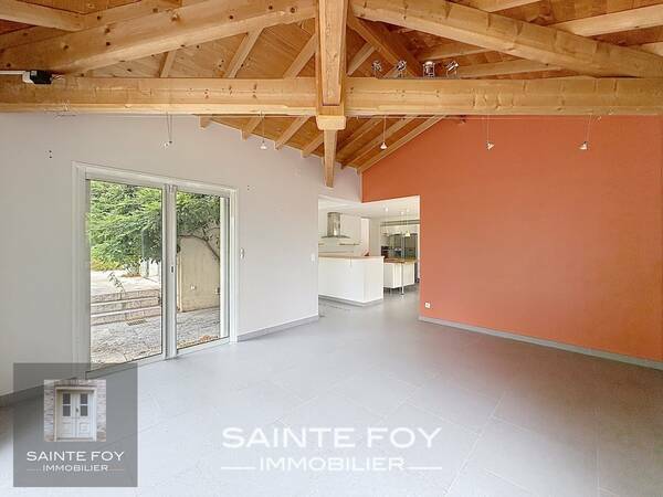 2026809 image5 - Sainte Foy Immobilier - Ce sont des agences immobilières dans l'Ouest Lyonnais spécialisées dans la location de maison ou d'appartement et la vente de propriété de prestige.