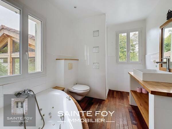 2026809 image9 - Sainte Foy Immobilier - Ce sont des agences immobilières dans l'Ouest Lyonnais spécialisées dans la location de maison ou d'appartement et la vente de propriété de prestige.