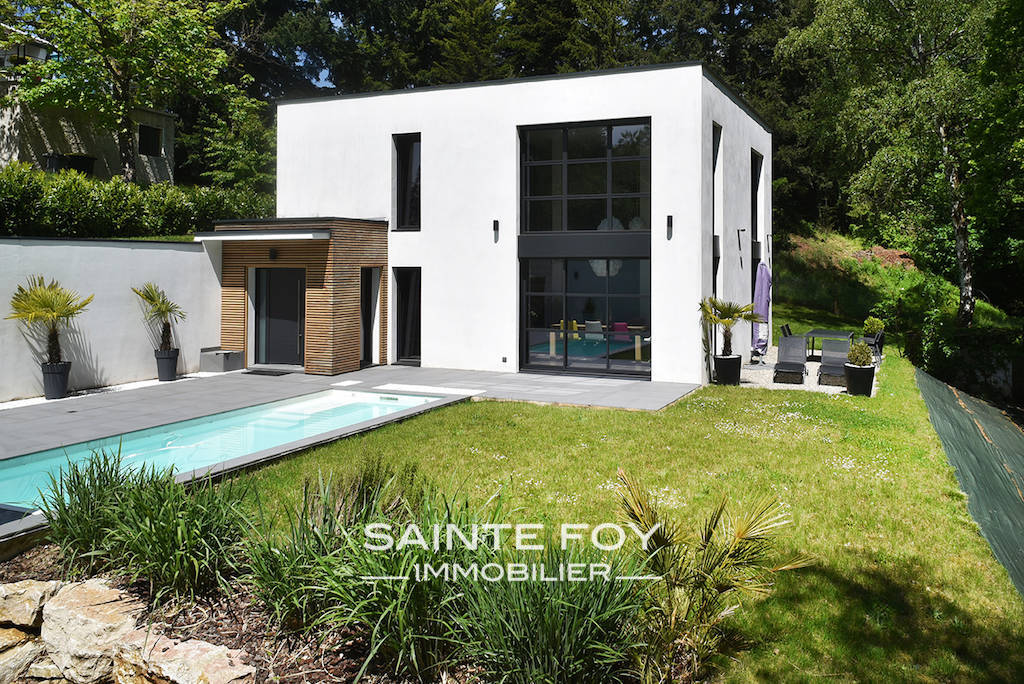 13891 image1 - Sainte Foy Immobilier - Ce sont des agences immobilières dans l'Ouest Lyonnais spécialisées dans la location de maison ou d'appartement et la vente de propriété de prestige.