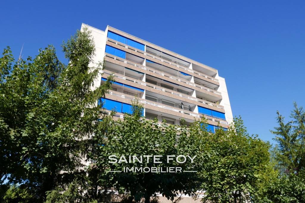 12920 image1 - Sainte Foy Immobilier - Ce sont des agences immobilières dans l'Ouest Lyonnais spécialisées dans la location de maison ou d'appartement et la vente de propriété de prestige.