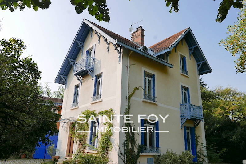 13830 image1 - Sainte Foy Immobilier - Ce sont des agences immobilières dans l'Ouest Lyonnais spécialisées dans la location de maison ou d'appartement et la vente de propriété de prestige.