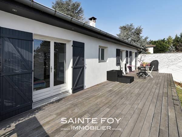 117790 image9 - Sainte Foy Immobilier - Ce sont des agences immobilières dans l'Ouest Lyonnais spécialisées dans la location de maison ou d'appartement et la vente de propriété de prestige.