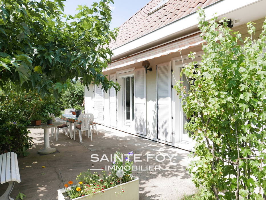17601 image1 - Sainte Foy Immobilier - Ce sont des agences immobilières dans l'Ouest Lyonnais spécialisées dans la location de maison ou d'appartement et la vente de propriété de prestige.