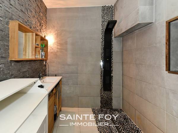 14204 image4 - Sainte Foy Immobilier - Ce sont des agences immobilières dans l'Ouest Lyonnais spécialisées dans la location de maison ou d'appartement et la vente de propriété de prestige.