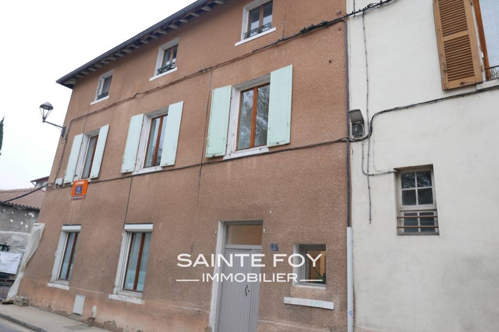 117819 image1 - Sainte Foy Immobilier - Ce sont des agences immobilières dans l'Ouest Lyonnais spécialisées dans la location de maison ou d'appartement et la vente de propriété de prestige.
