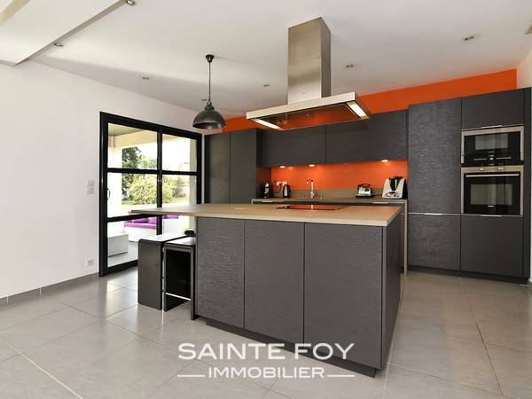 117905 image5 - Sainte Foy Immobilier - Ce sont des agences immobilières dans l'Ouest Lyonnais spécialisées dans la location de maison ou d'appartement et la vente de propriété de prestige.